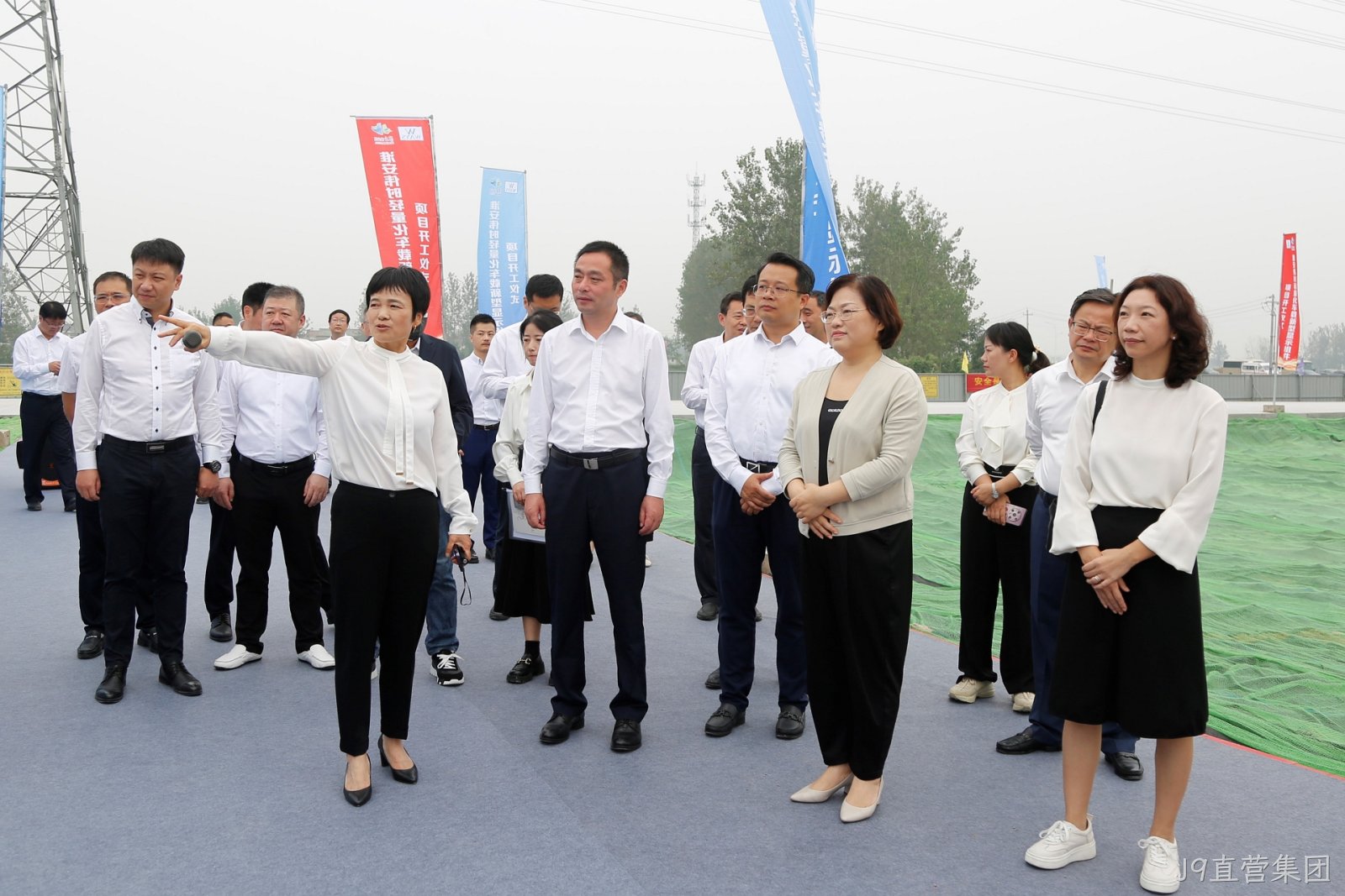 1696670165479772.jpg 淮安J9直营集团轻量化车◤◤载新型显○示组件项✫目开工建∷设3.JPG
